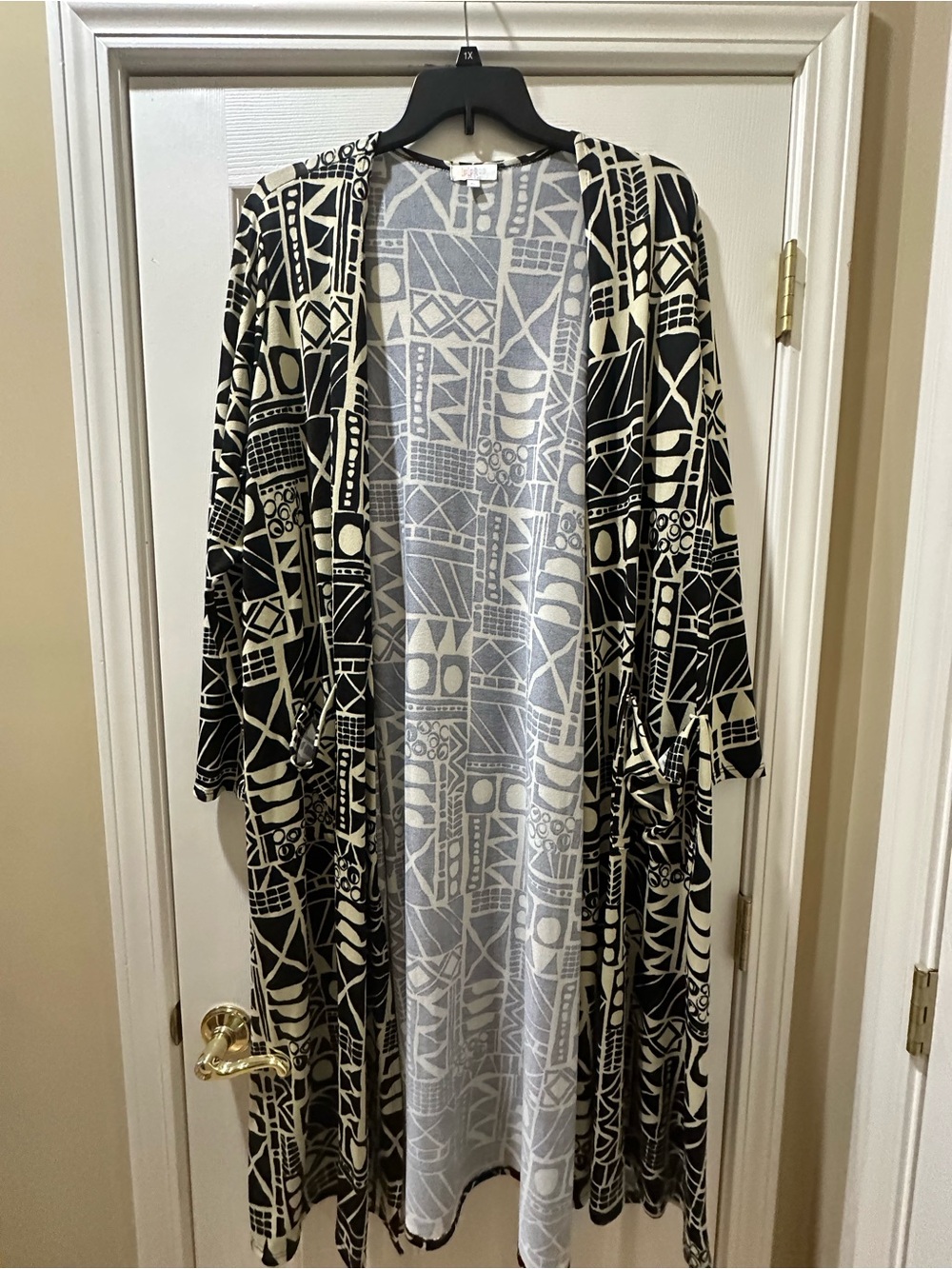 LuLaRoe Black and Cream Geometric Cardigan XL